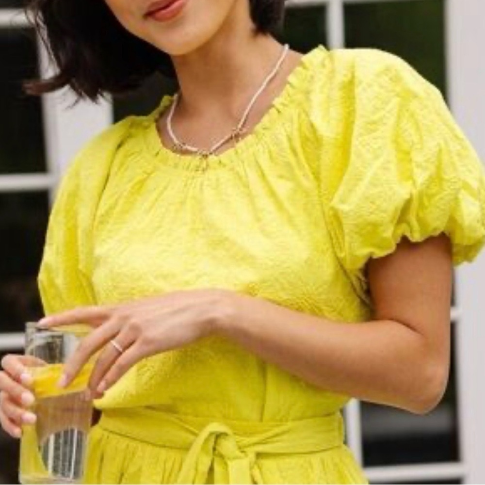 Ivy city beautiful bright yellow puffy sleeve blouse size large
